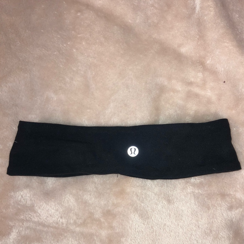 Black Lululemon headband athletica